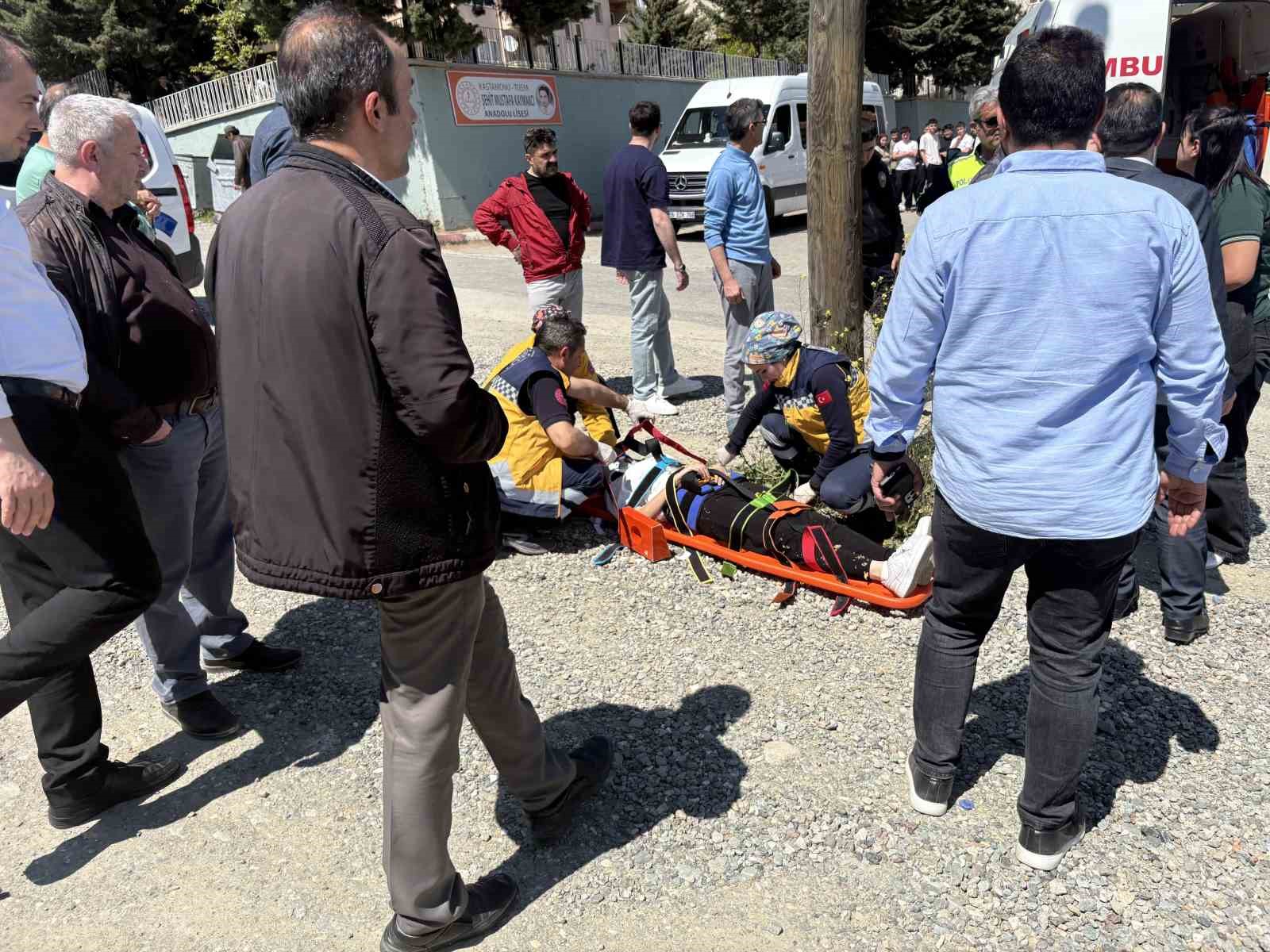 Kastamonu&rsquo;da motosiklet ile otomobil &ccedil;arpıştı: 2 yaralı

