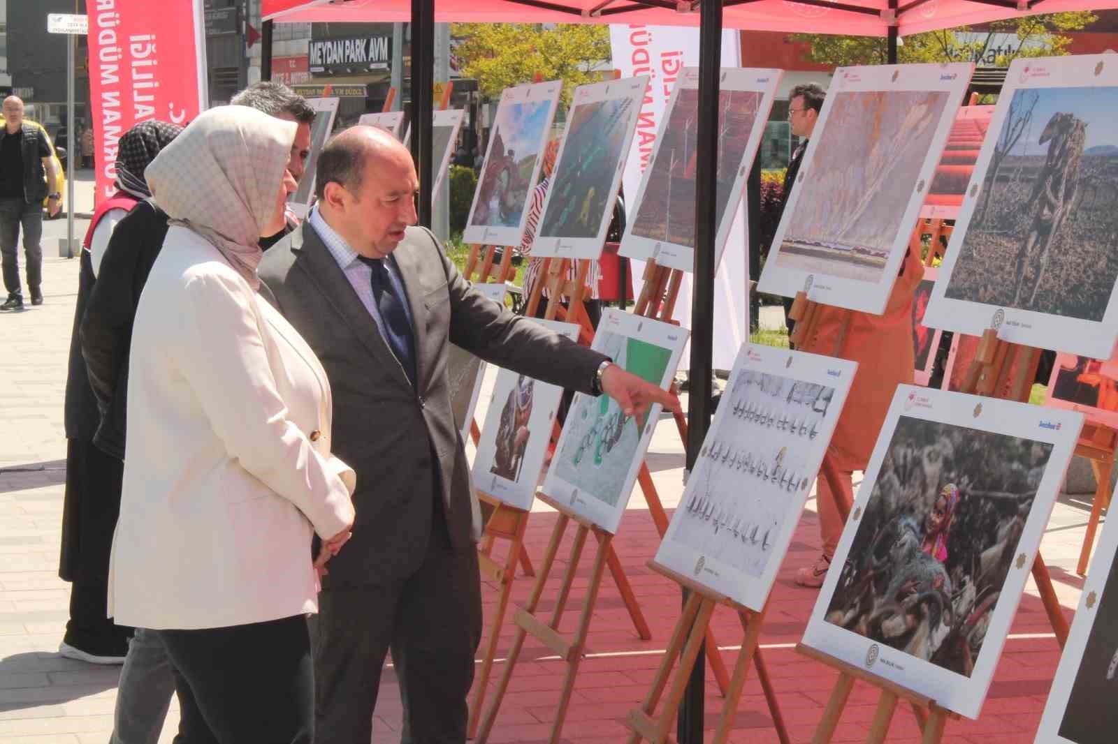 Bereketin Yüzyılı fotoğraf sergisi Düzce’de vatandaşlarla buluştu
