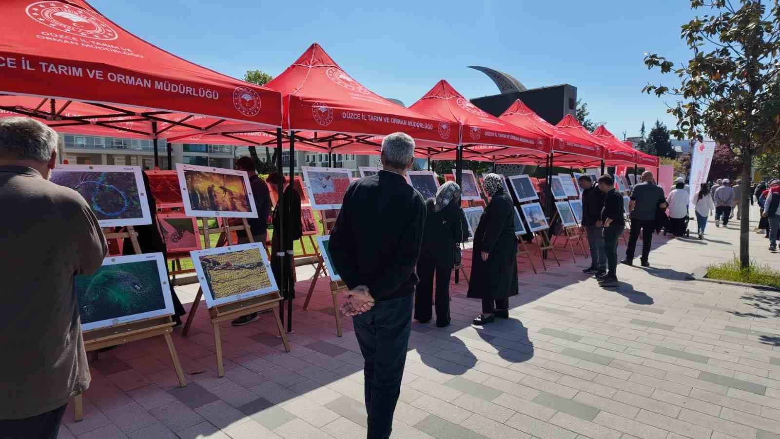 Bereketin Y&uuml;zyılı fotoğraf sergisi D&uuml;zce&rsquo;de vatandaşlarla buluştu
