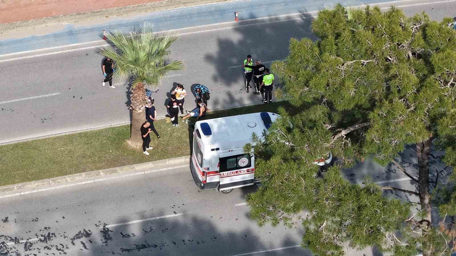 Manavgat&rsquo;ta motosikletler &ccedil;arpıştı: 2 yaralı
