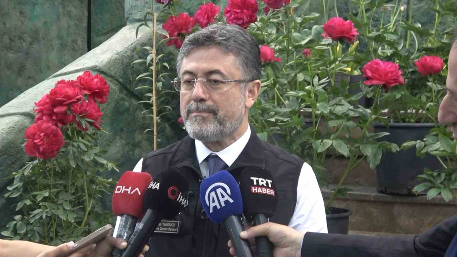 Bakan Yumaklı&rsquo;dan T&uuml;rkiye Geofit Bah&ccedil;esi&rsquo;nde inceleme: "Kesme &ccedil;i&ccedil;ek &ouml;zellikle Avrupa&rsquo;da rekabet ettiğimiz bir husus"
