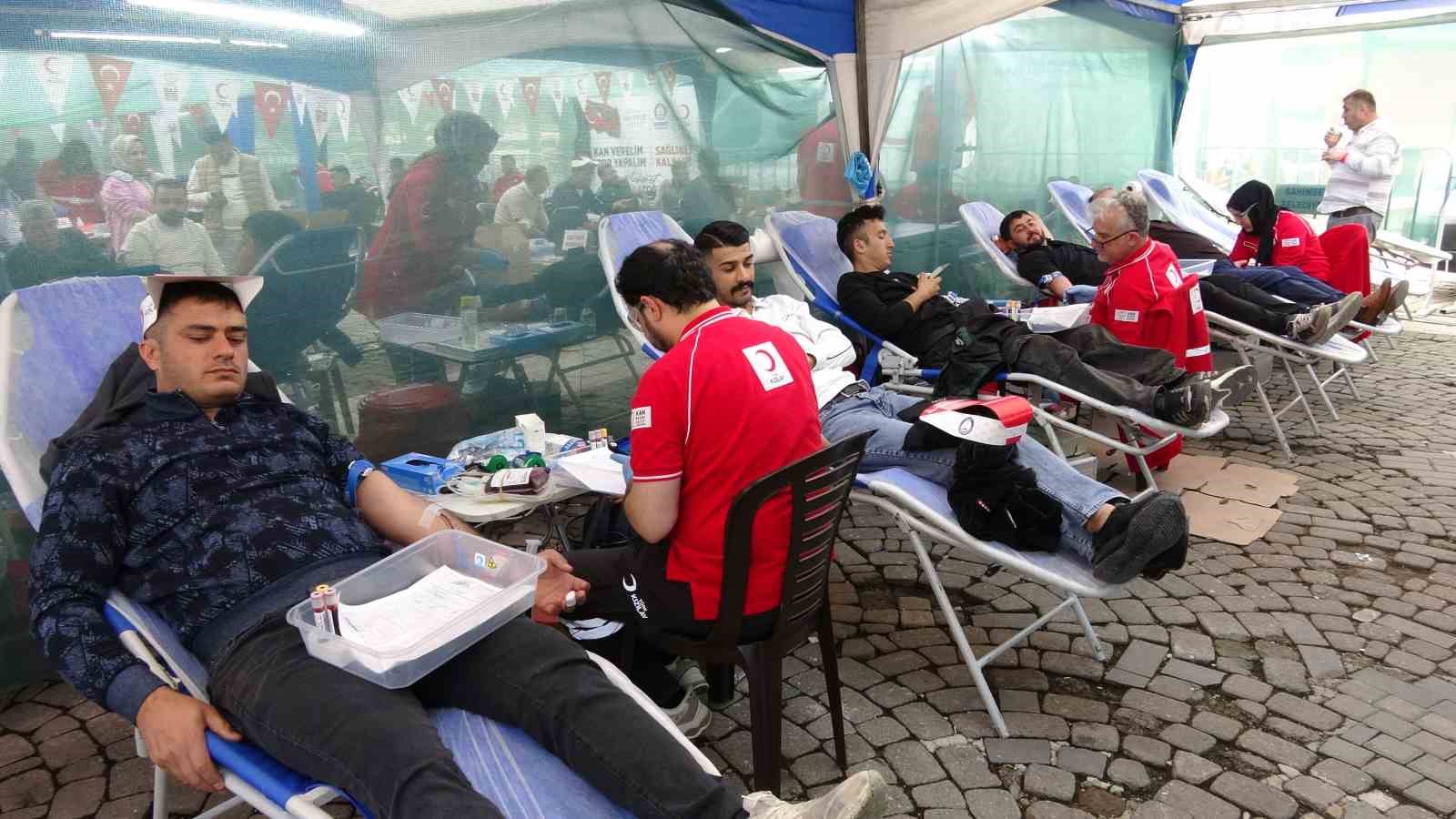 43 kişiyle başlayan kan bağışı kampanyası binlere ulaştı
