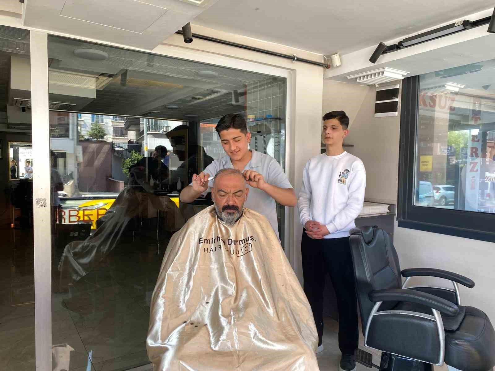 Elektrik kesintisi Mamak esnafını durduramadı
