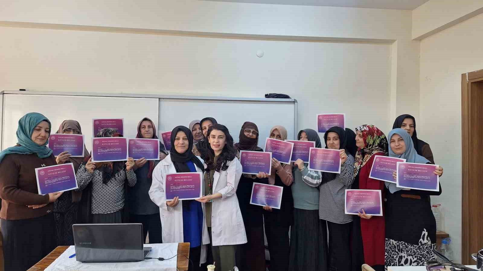 Bayburt&rsquo;ta &lsquo;Menopoz Okulu&rsquo; eğitimleri devam ediyor
