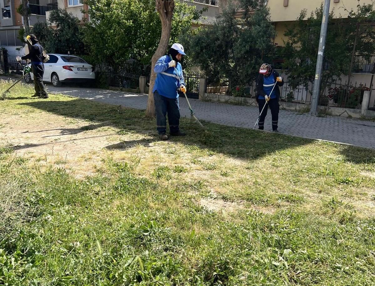 Didim Belediyesi ekipleri il&ccedil;e genelinde &ccedil;alışmalarını s&uuml;rd&uuml;r&uuml;yor
