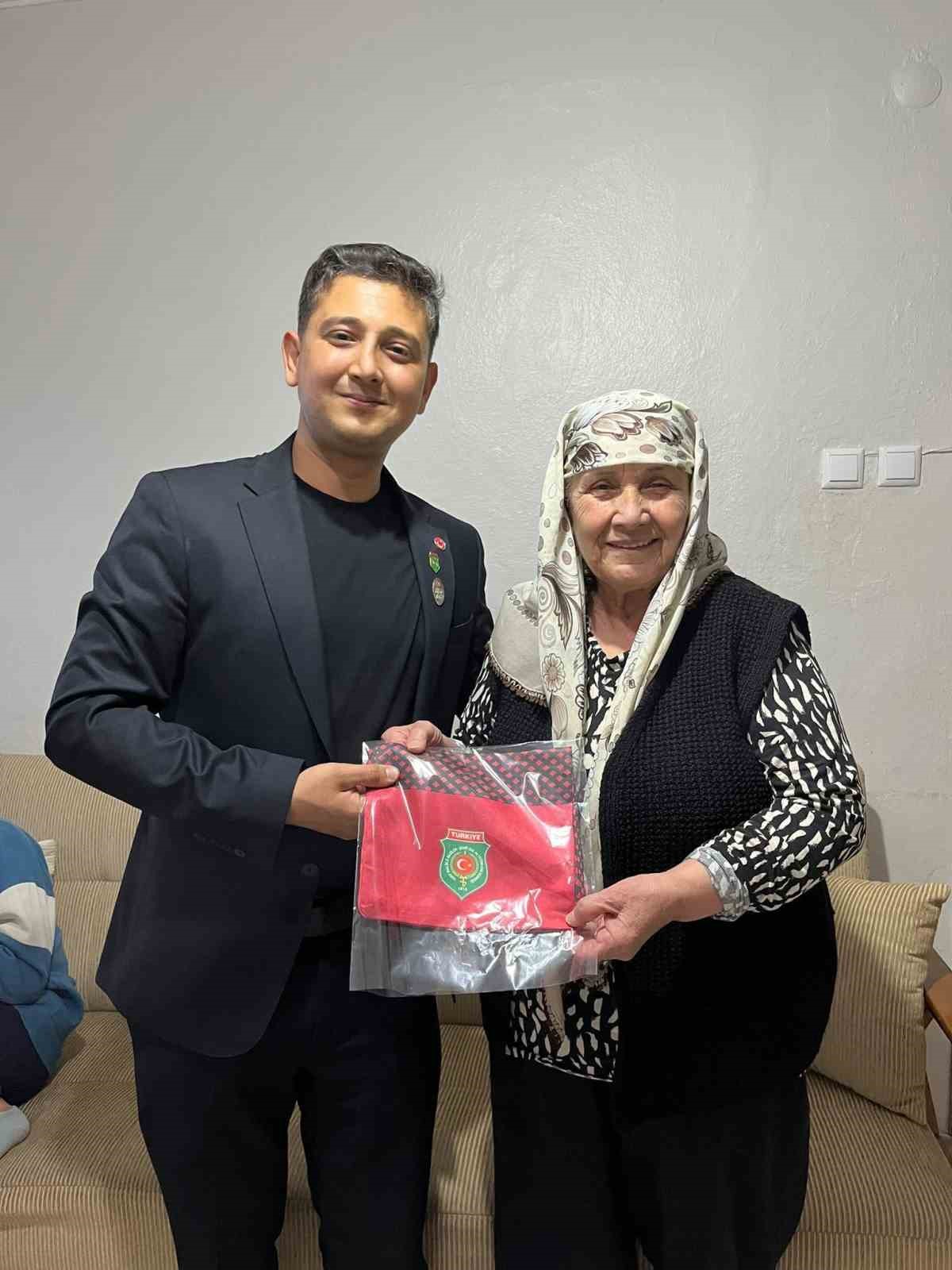 Manisalı şehit anneleri yalnız bırakılmadı
