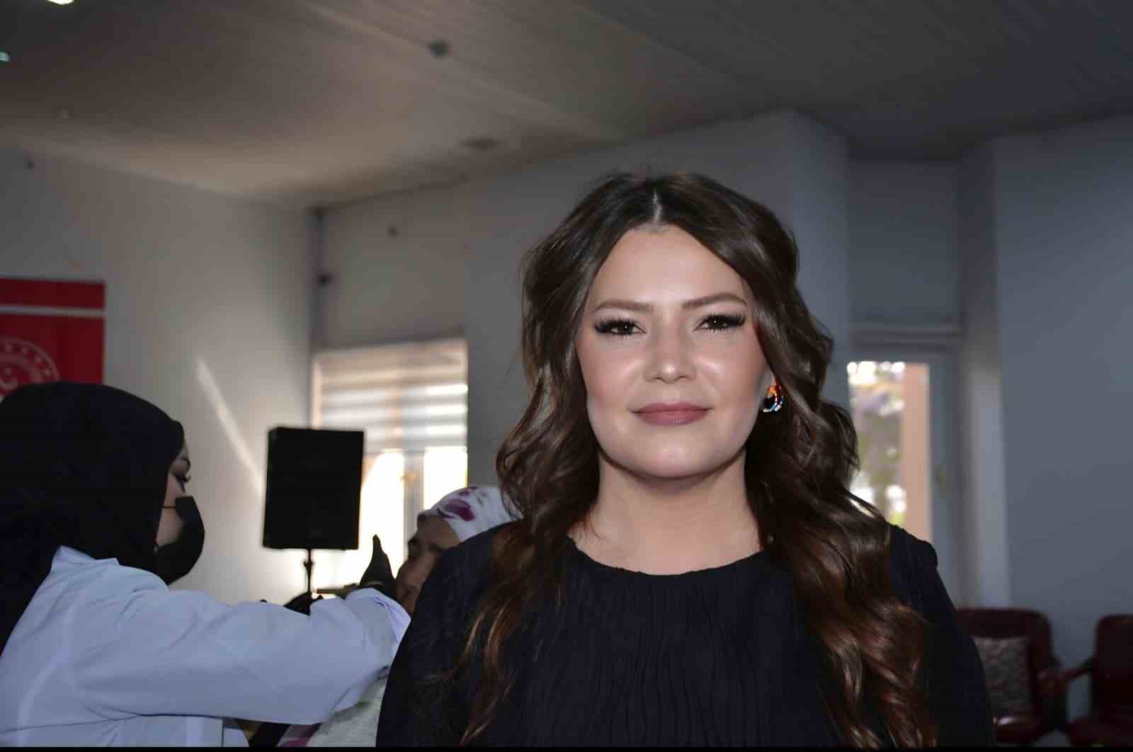 Huzurevi sakinlerine Anneler G&uuml;n&uuml;&rsquo;nde anlamlı dokunuş
