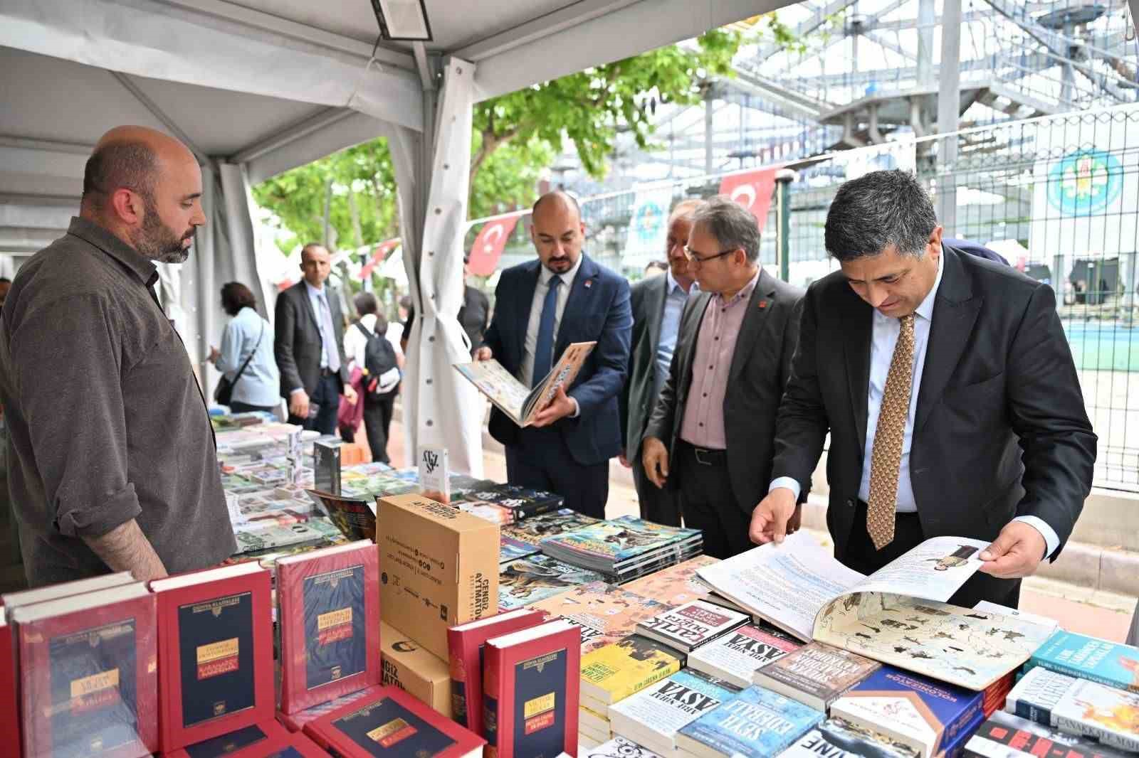 Manisa&rsquo;da 9. Kitap Fuarı kitapseverlerle buluştu

