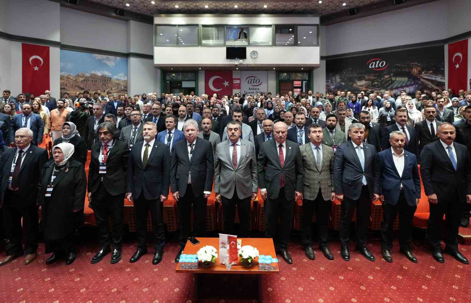 Bakan Tekin: "Teknolojiye y&ouml;n verecek insanı yetiştiren &uuml;lkeler, geleceğin dilini de kendi değerleriyle kurma imkanına sahip olacaklar"
