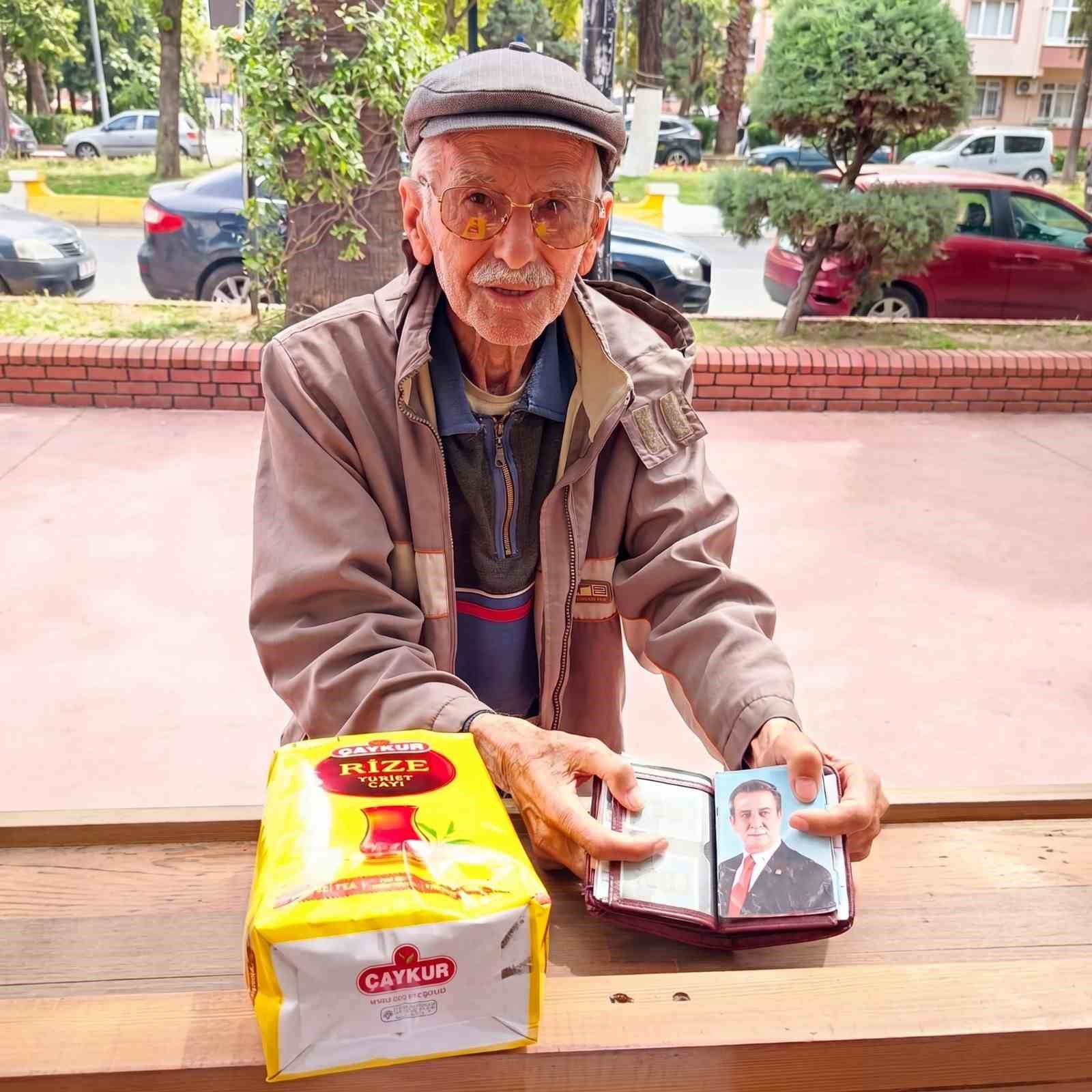 Efeler’de ücretsiz çay ikramına vatandaş desteği sürüyor