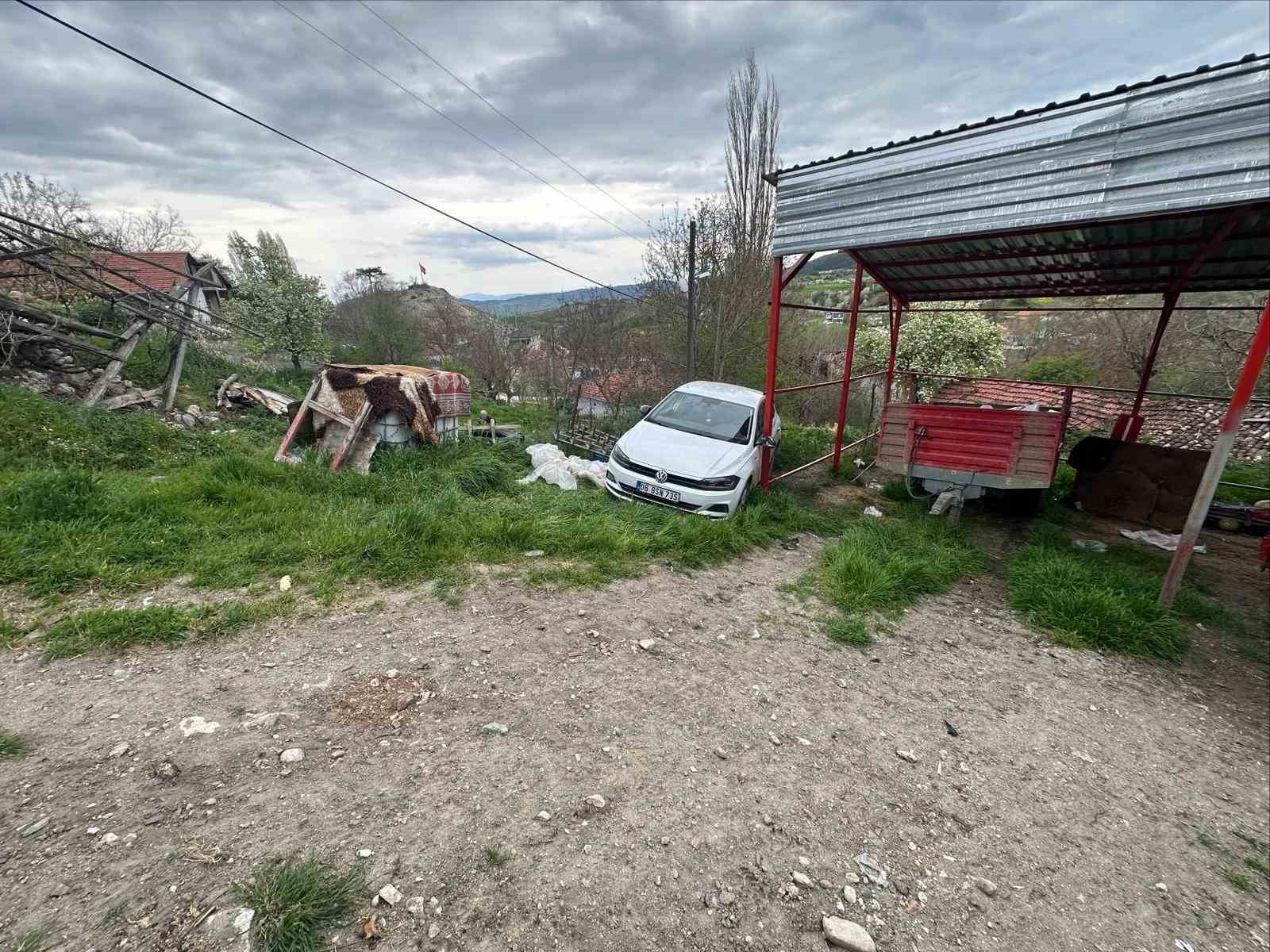 Park halindeki aracın bir anda hareket etti
