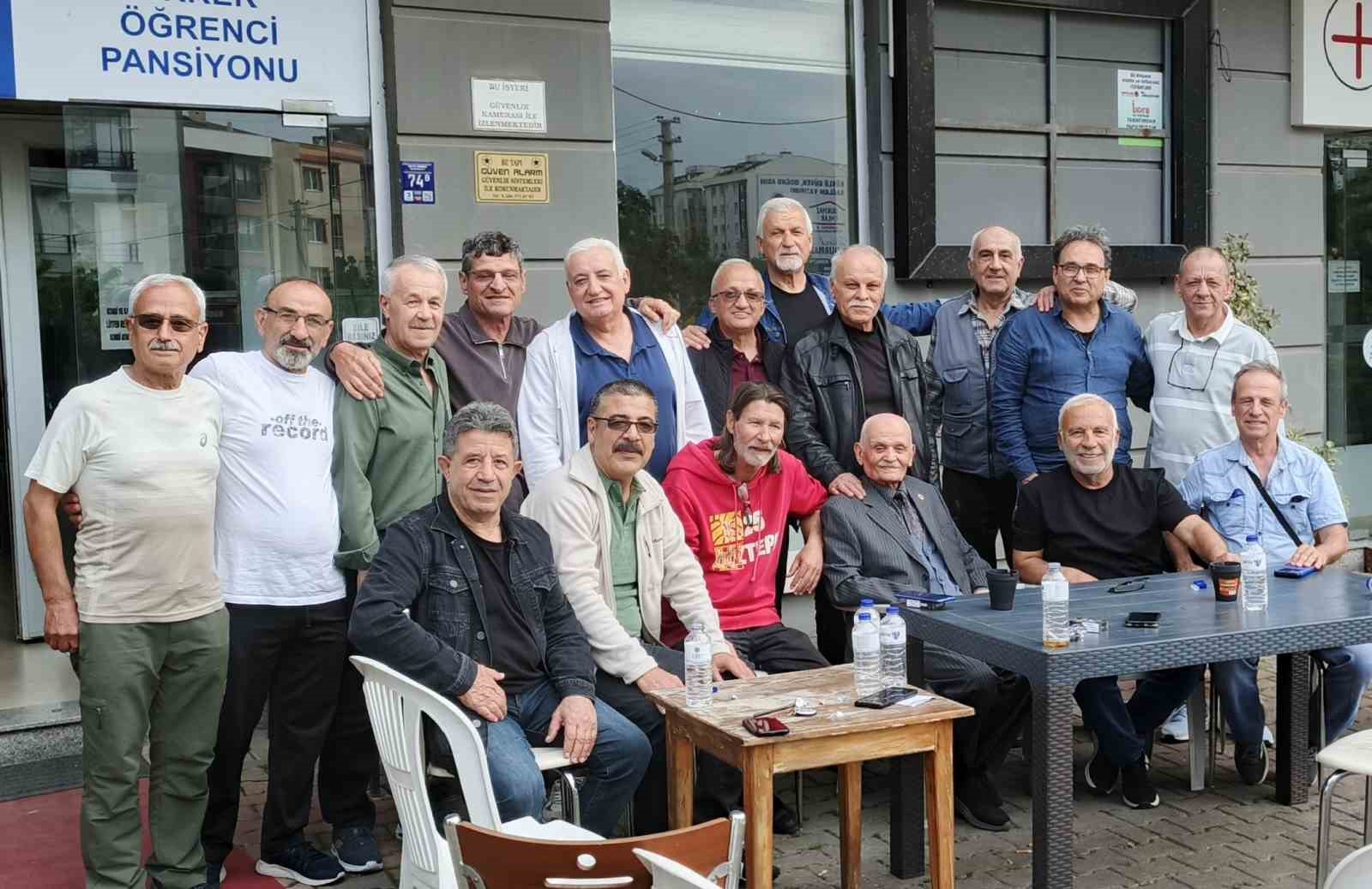 44 yıl sonra aynı safta: Jandarma G&uuml;c&uuml; sporcuları &Ccedil;anakkale&rsquo;de buluştu
