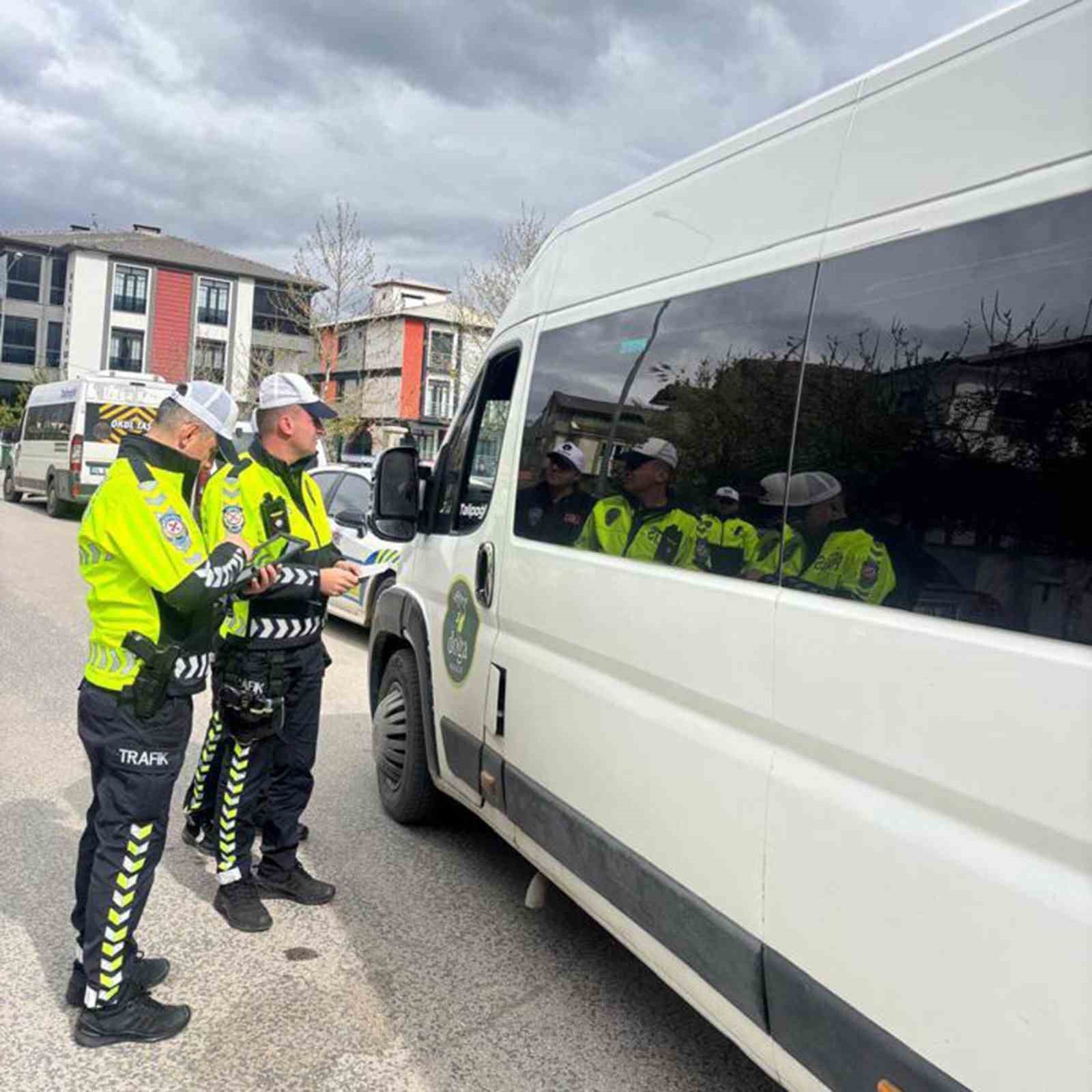 Erzincan’da okul çevrelerinde güvenlik uygulaması gerçekleştirildi