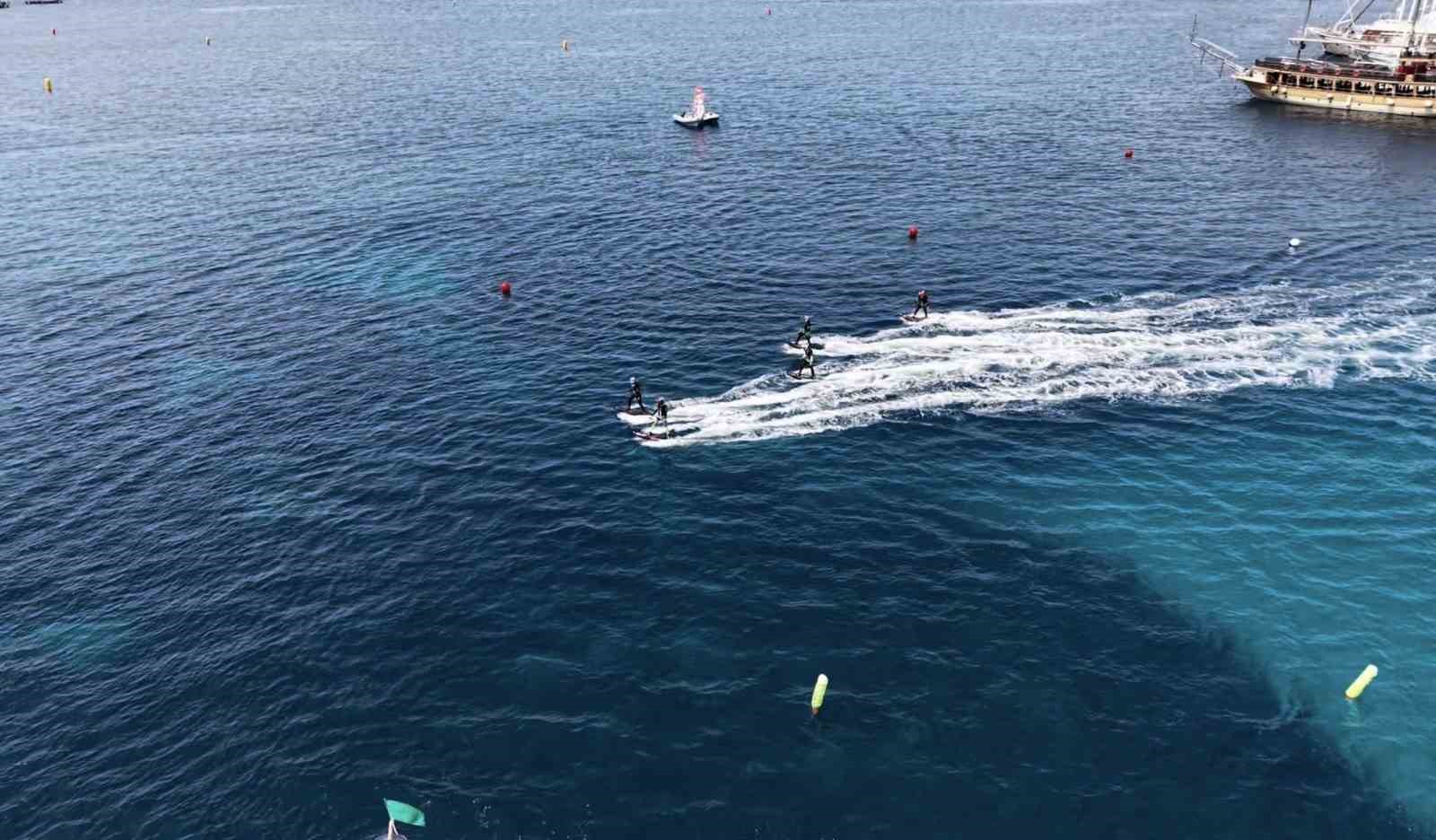 Bodrum&rsquo;da su &uuml;st&uuml;nde adrenalin fırtınası
