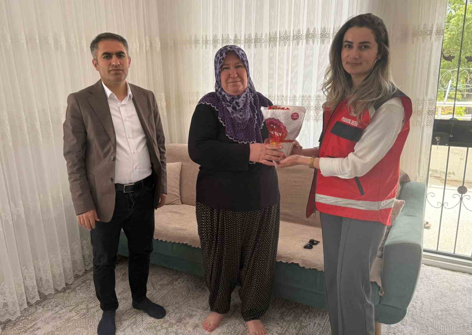 G&ouml;lbaşı SHM&rsquo;den Anneler G&uuml;n&uuml;&rsquo;nde şehit annelerine ziyaret
