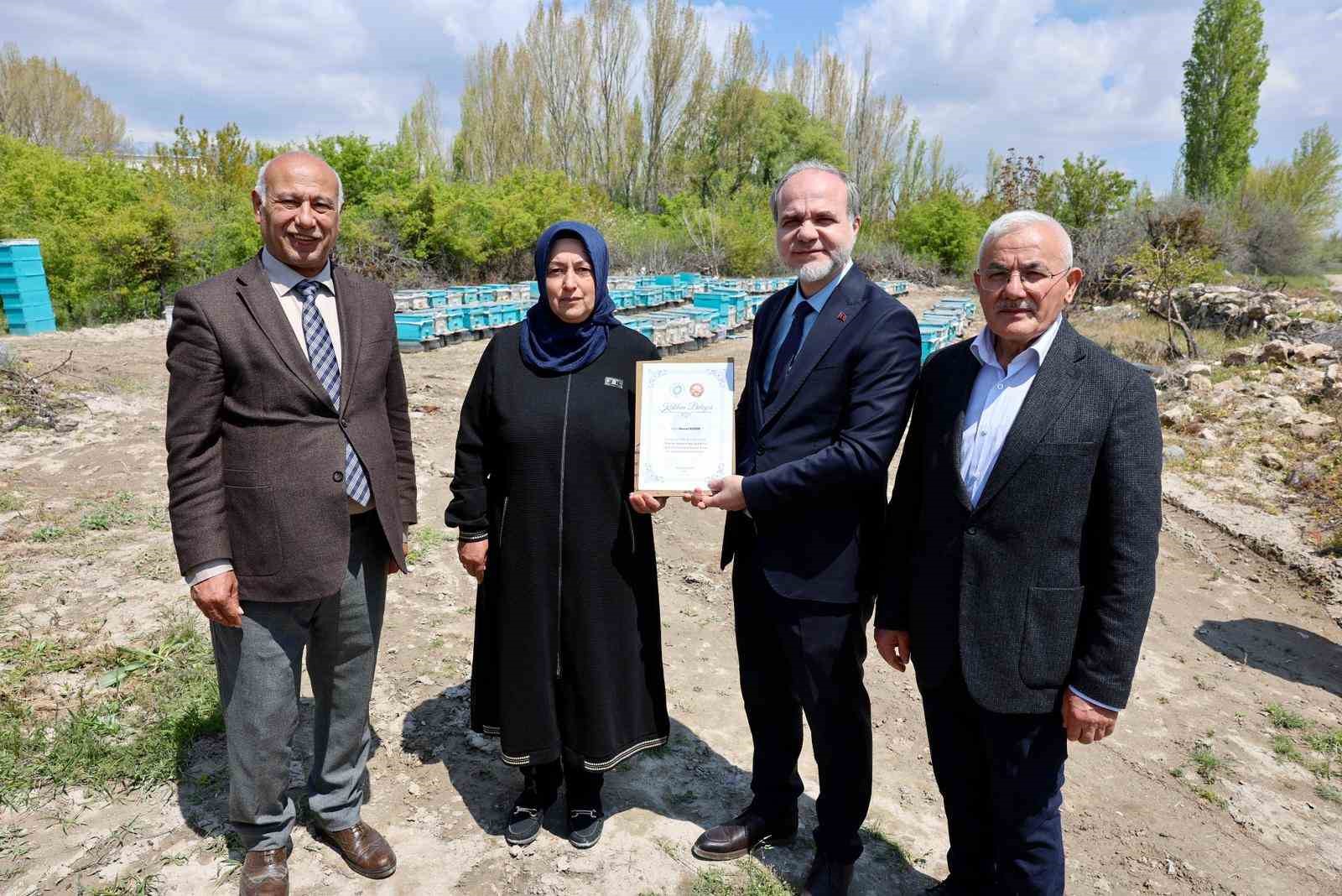 &rsquo;Ana Arı Yetiştiriciliği Kursu&rsquo; tamamlandı

