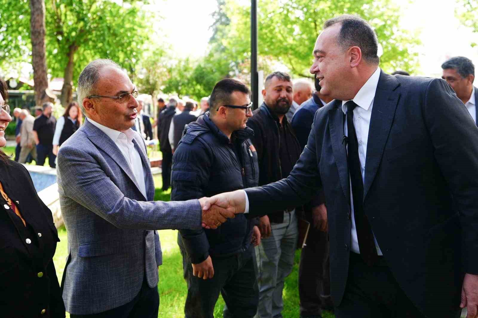 Başkan Dutlulu Alaşehir&rsquo;de mahalle muhtarlarıyla buluştu
