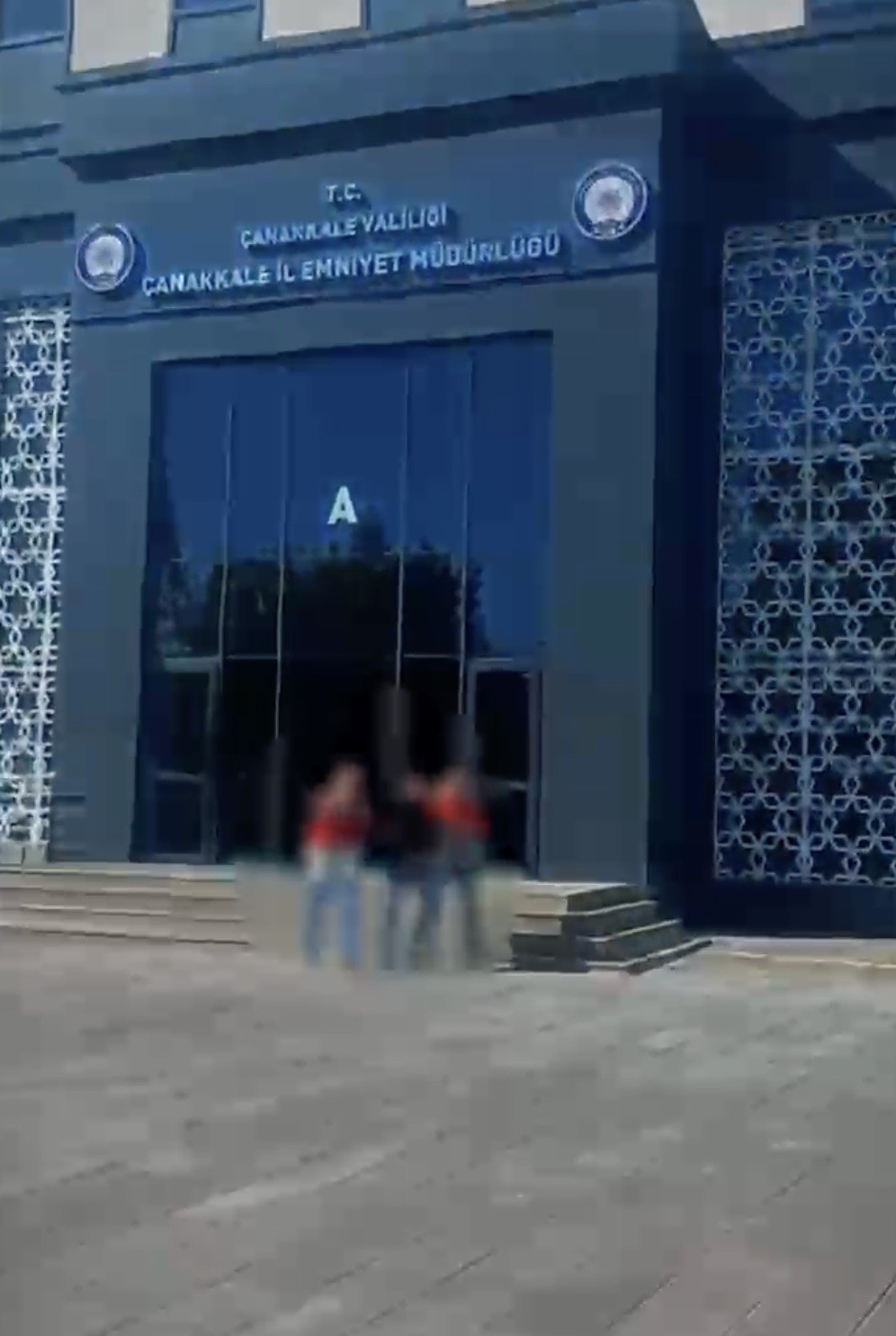 Çanakkale’de insan kaçakçılığı operasyonu: 31 düzensiz göçmen ve 4 organizatör yakalandı
