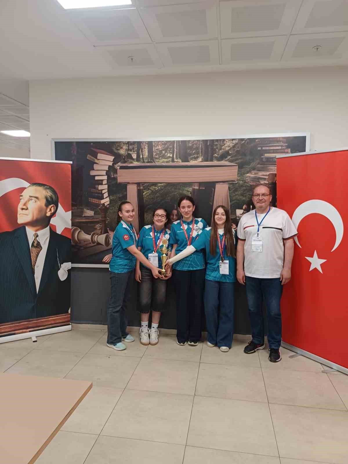 Satran&ccedil;ta T&uuml;rkiye 3&rsquo;&uuml;nc&uuml;leri Nazilli&rsquo;den
