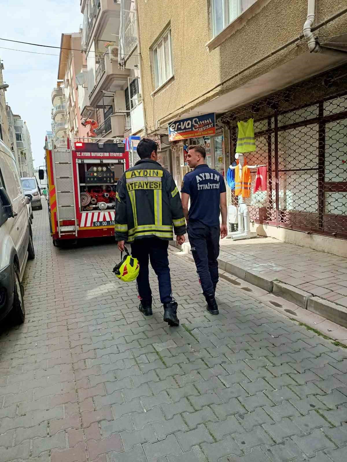 Komşuların dikkati tehlikeyi &ouml;nledi
