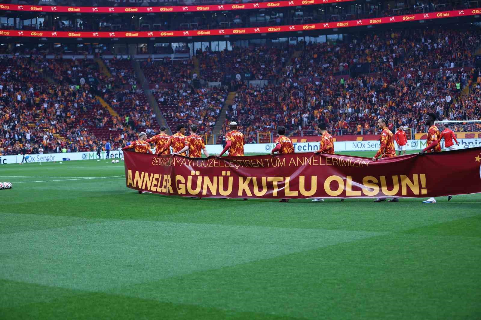 Galatasaray&rsquo;da 2 değişiklik
