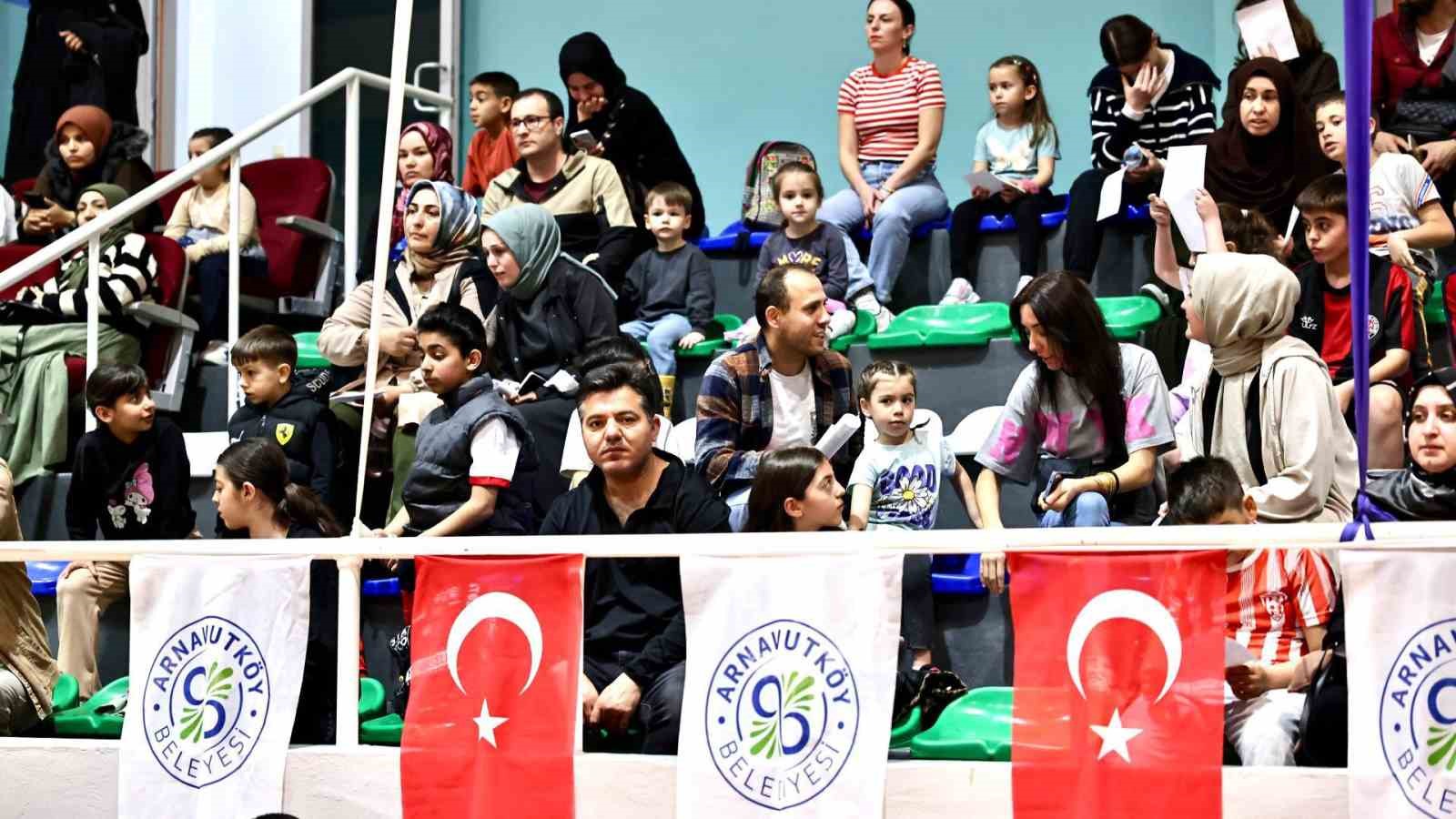 Arnavutk&ouml;y&rsquo;de geleceğin sporcuları &rsquo;Yetenek Taraması&rsquo;yla keşfediliyor
