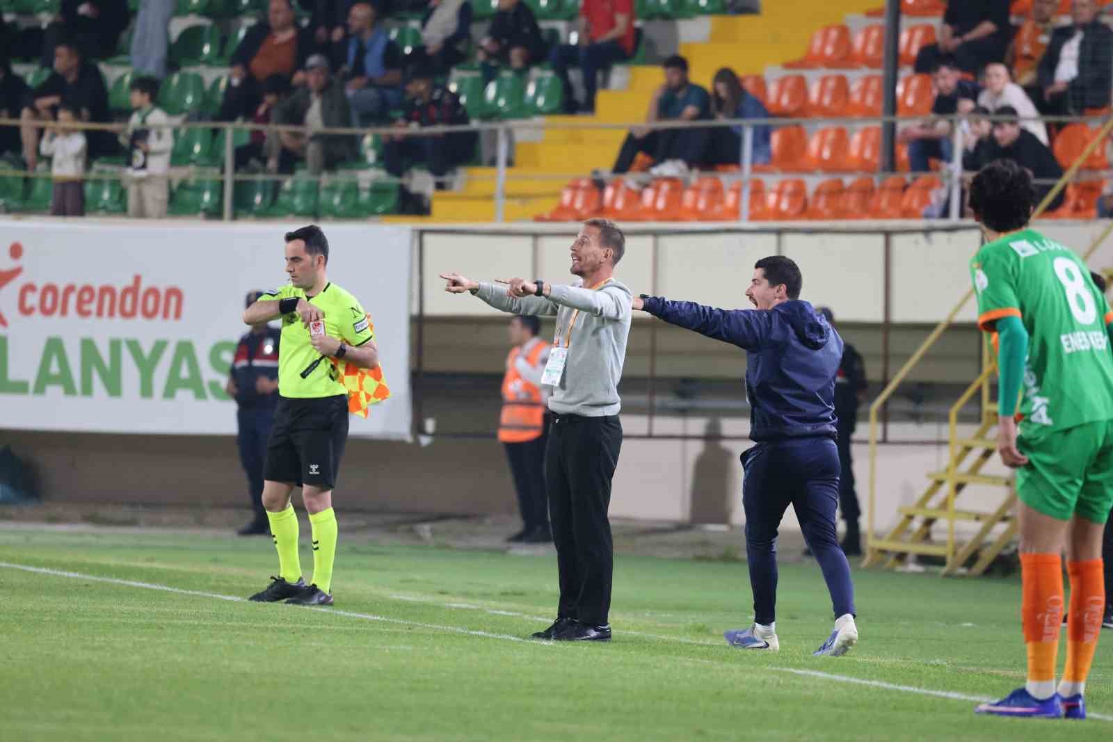 Trendyol S&uuml;per Lig: Corendon Alanyaspor: 2 - Kayserispor: 1 (İlk yarı)
