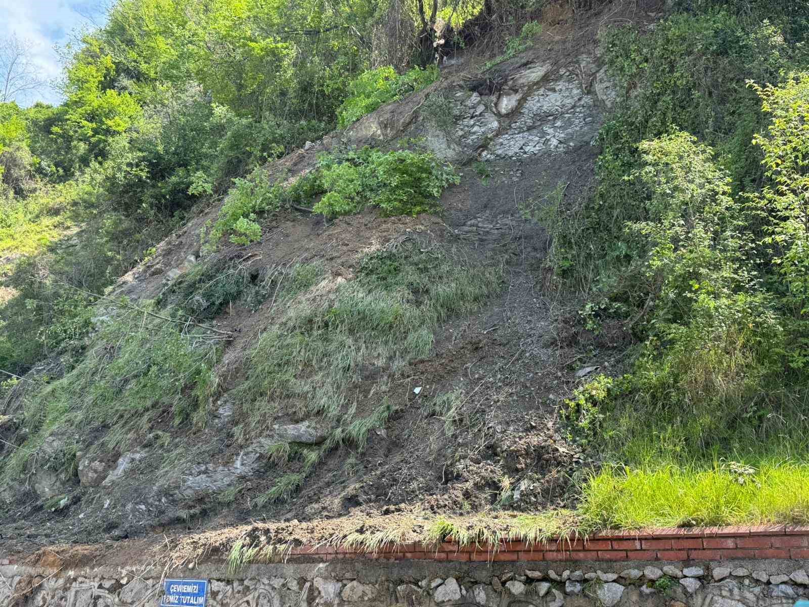 Zonguldak’ta şehirlerarası terminalde heyelan