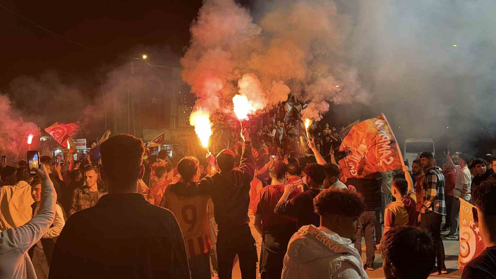 Galatasaray’ın şampiyonluğu Adıyaman’da kutlandı