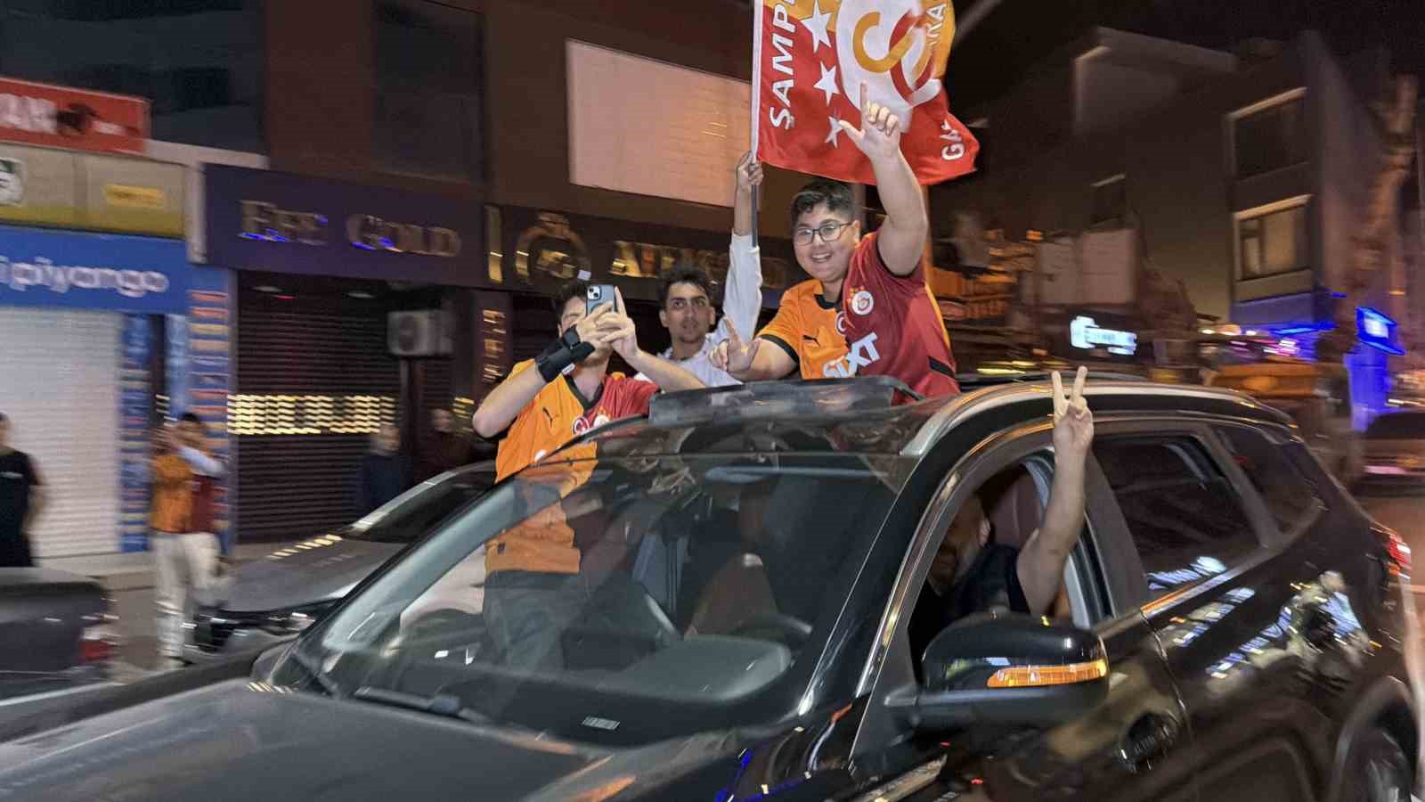 Galatasaray&rsquo;ın şampiyonluğu Adıyaman&rsquo;da kutlandı

