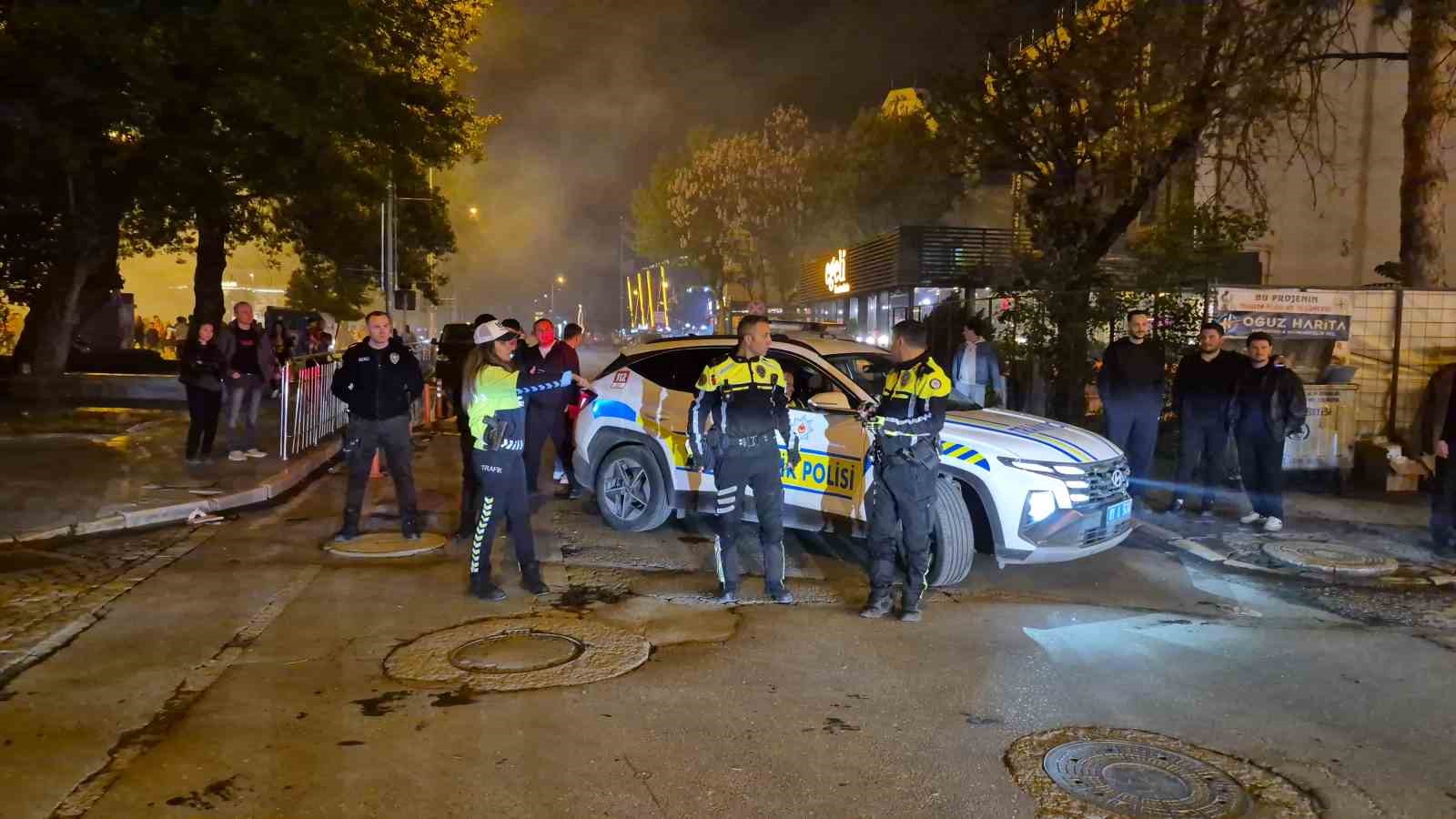 D&uuml;zceliler Galatasaray&rsquo;ın şampiyonluğunu kutladı
