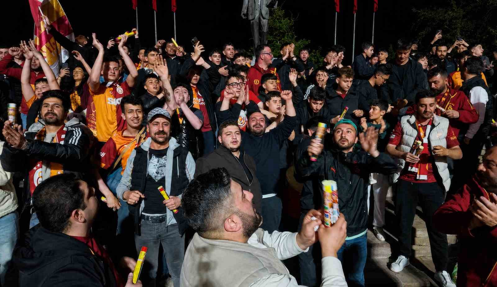Kırıkkale’de taraftarlar, Galatasaray’ın şampiyonluğunu kutladı
