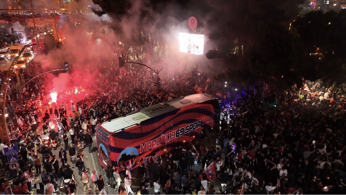 Mardin&rsquo;de &ccedil;ifte şampiyonluk coşkusu
