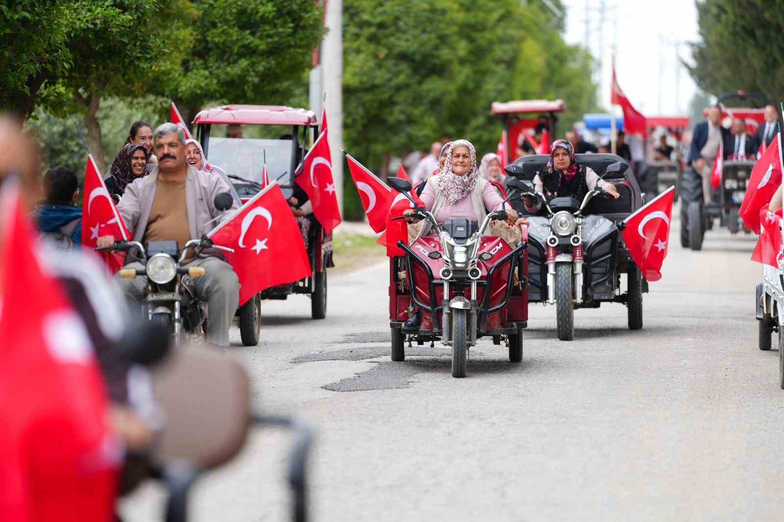 Alaşehir&rsquo;de 10 bin &uuml;reticiye 300 bin yerli fide desteği
