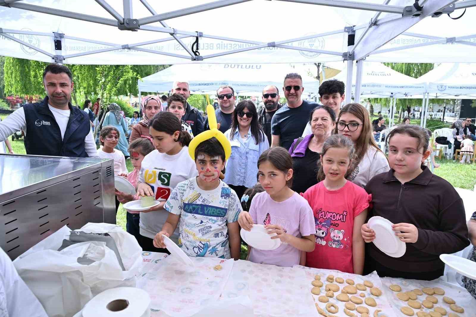 &Ccedil;&ouml;lyak Farkındalık Şenliği&rsquo;nde renkli g&ouml;r&uuml;nt&uuml;ler
