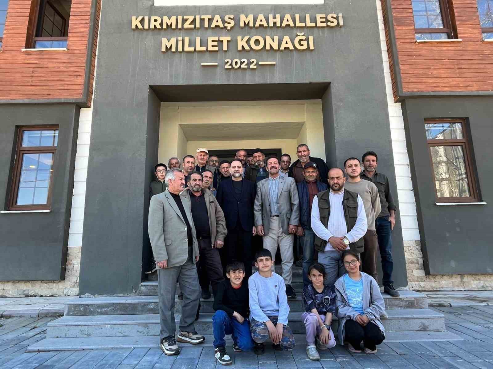 Başkan U&ccedil;ar sahada, talepler yerinde dinleniyor
