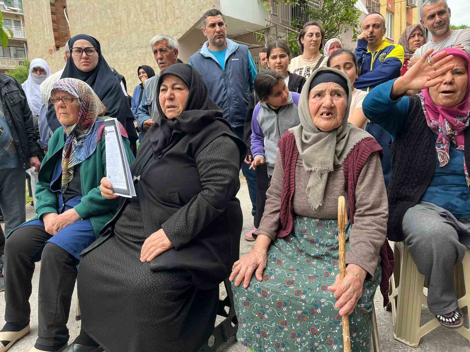 Bornova Belediyesi ile halk arasında imar planı gerginliği: Mahalle sakinlerinden &rsquo;Rant&rsquo; iddiası
