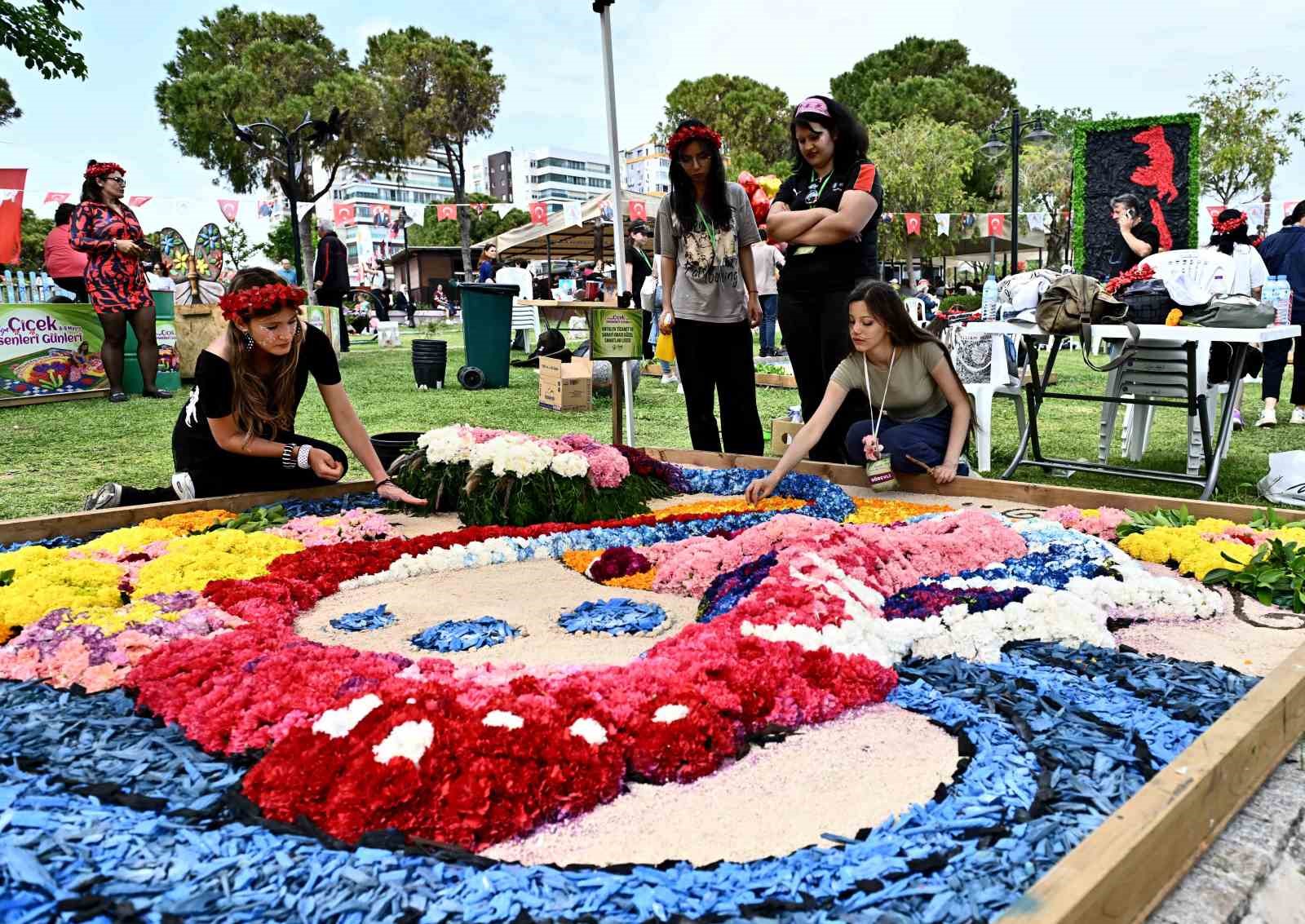 Antalya’da 130 bin çiçekle renkli rekabet