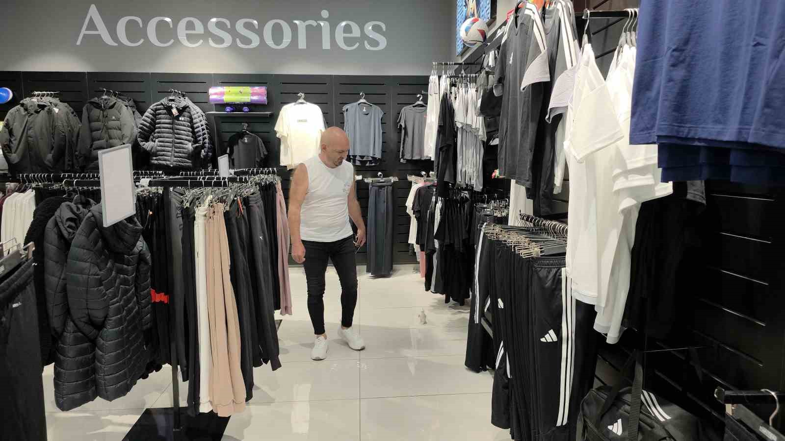 Papağanın alışveriş keyfi