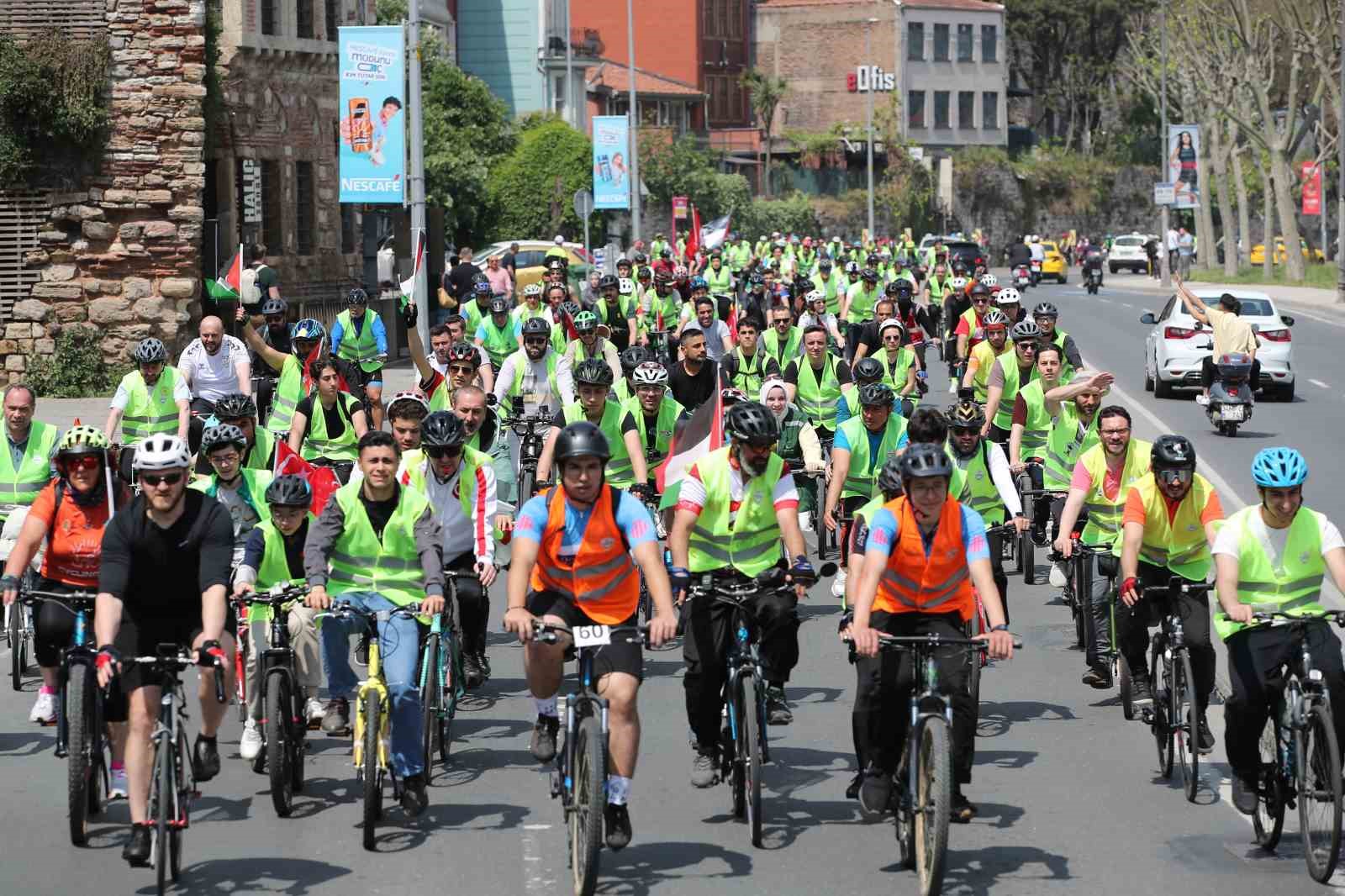 Y&uuml;zlerce kişi Sumud filosuna destek i&ccedil;in pedal &ccedil;evirdi
