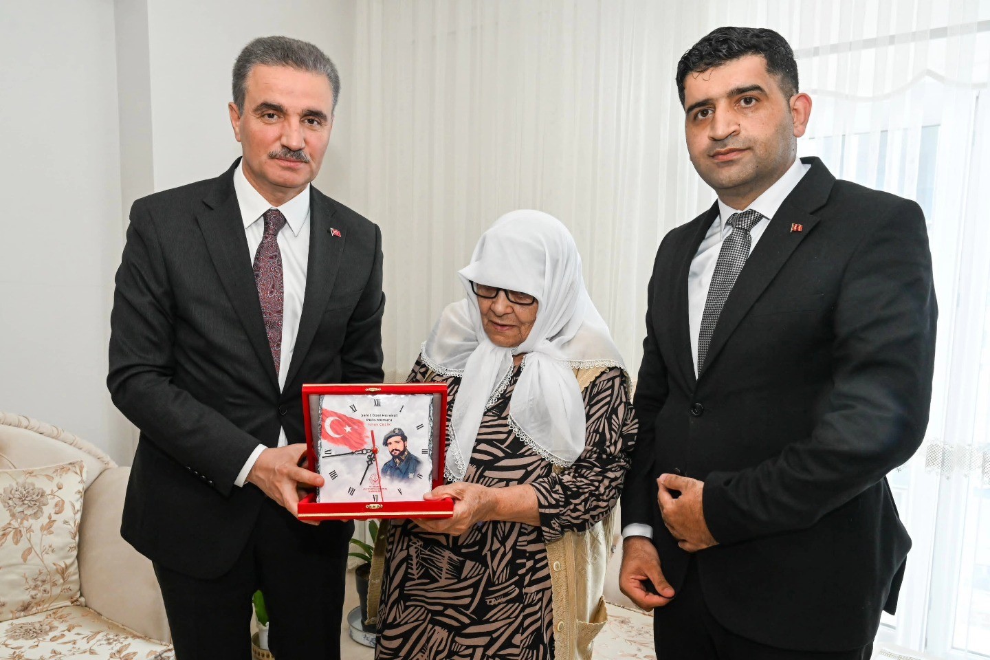 Şehit annesine vefa ziyareti