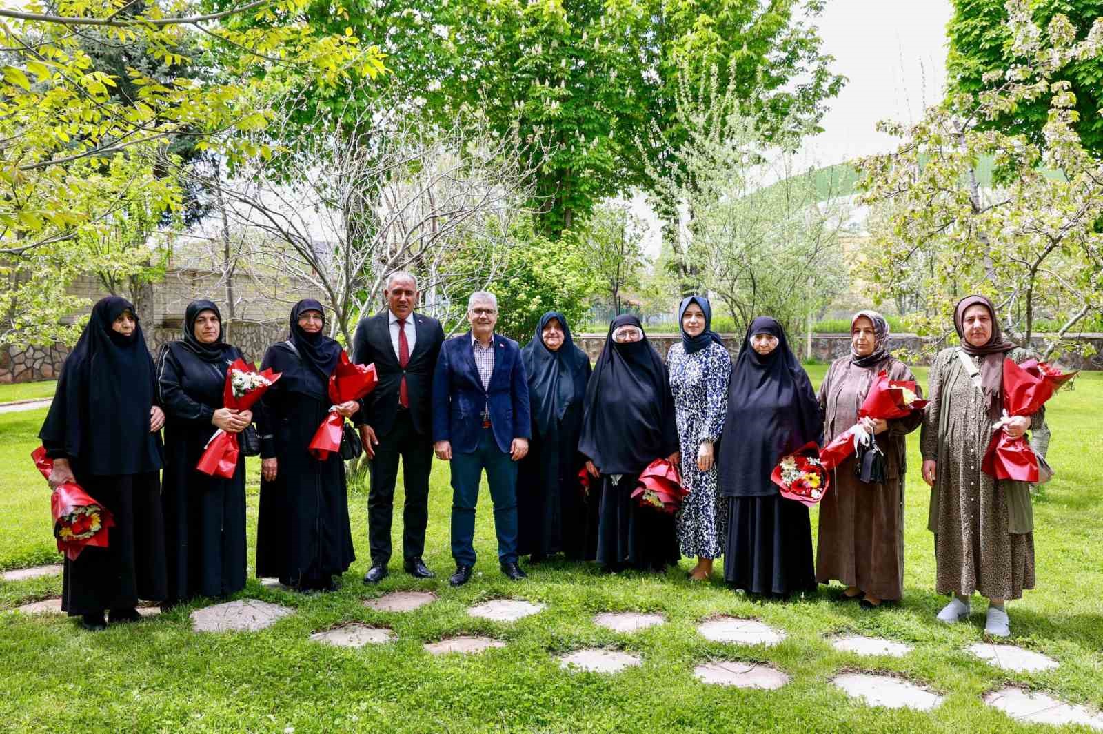 Vali Çelik, şehit annelerini ağırladı