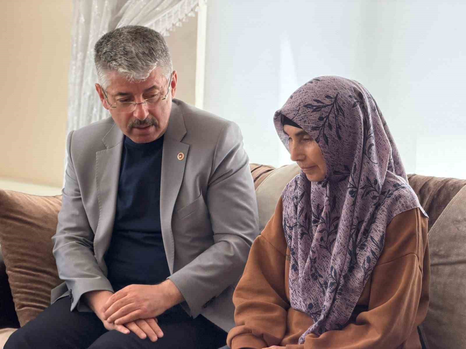 &Ccedil;opuroğlu: "Anneler g&uuml;n&uuml;&rsquo;nde ilk ziyaret şehit annemize"
