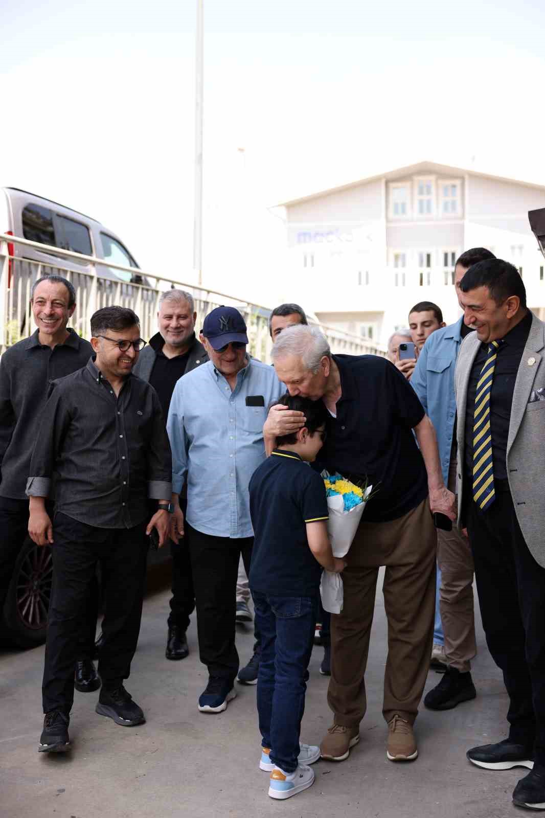 Aziz Yıldırım, şampiyon boksörlerle bir araya geldi