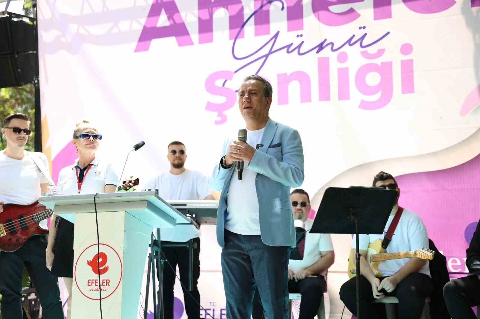 Efeler&rsquo;de Anneler G&uuml;n&uuml; coşkuyla kutlandı

