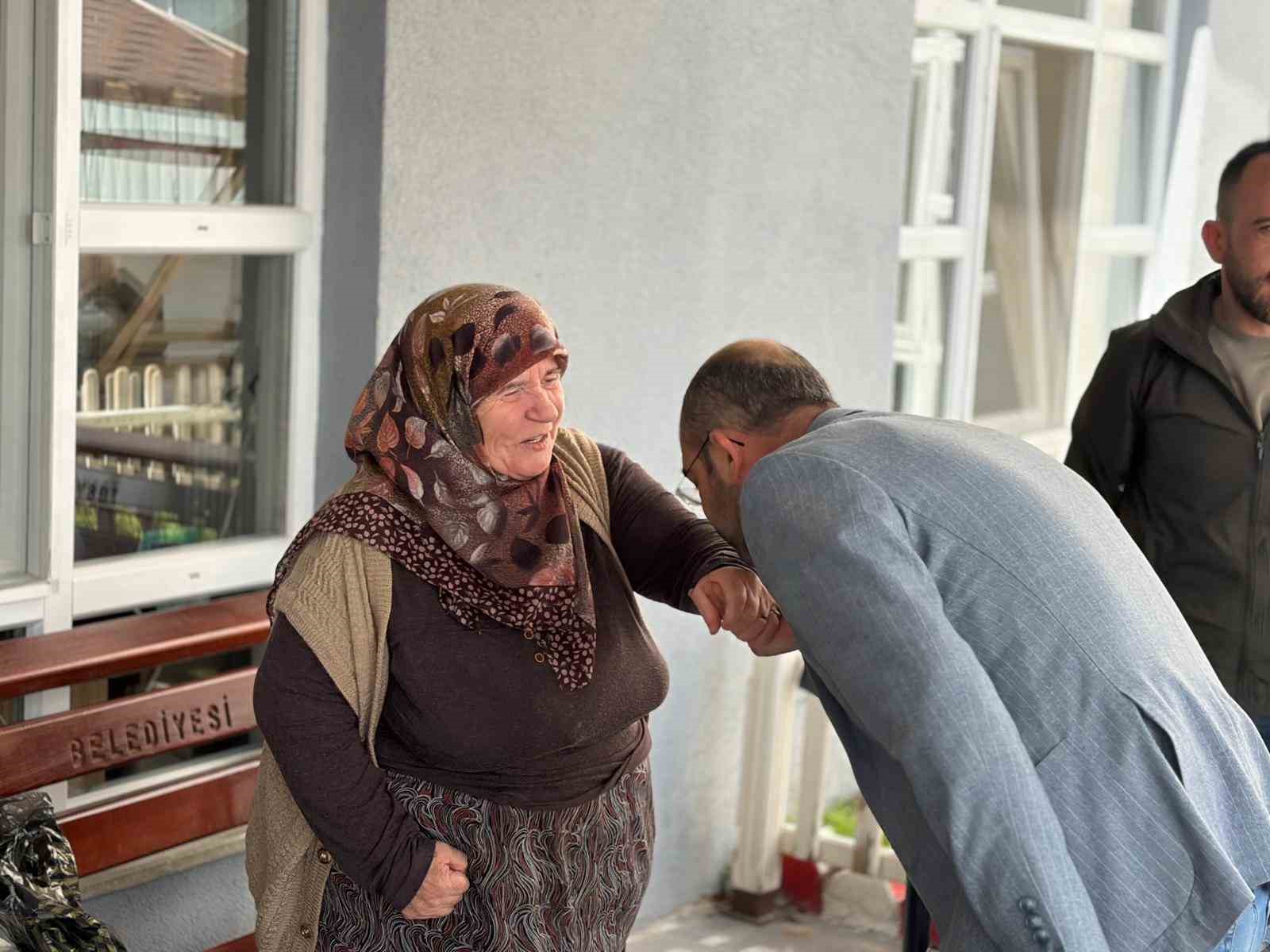Anneler G&uuml;n&uuml;&rsquo;nde huzurevi sakinleri unutulmadı

