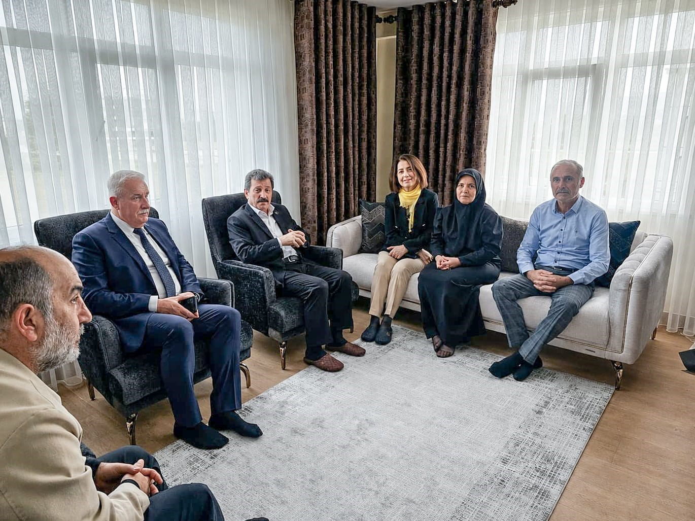 Şehit annesine duygulandıran Anneler G&uuml;n&uuml; ziyareti
