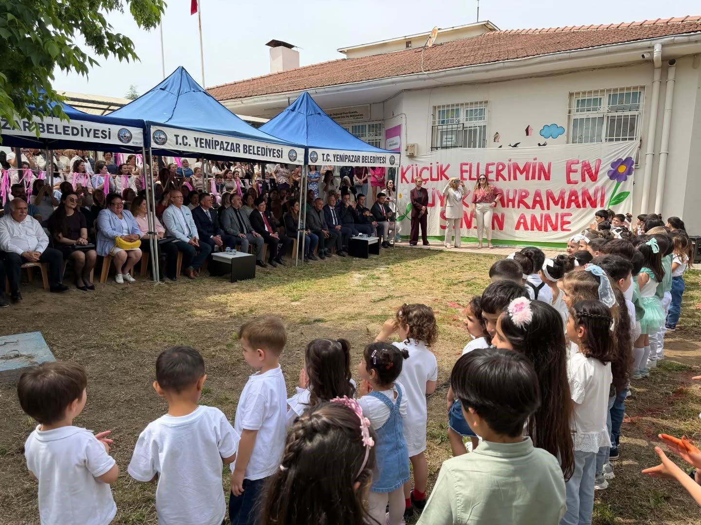 Başkan Ercan, miniklerin Anneler Günü sevincine ortak oldu