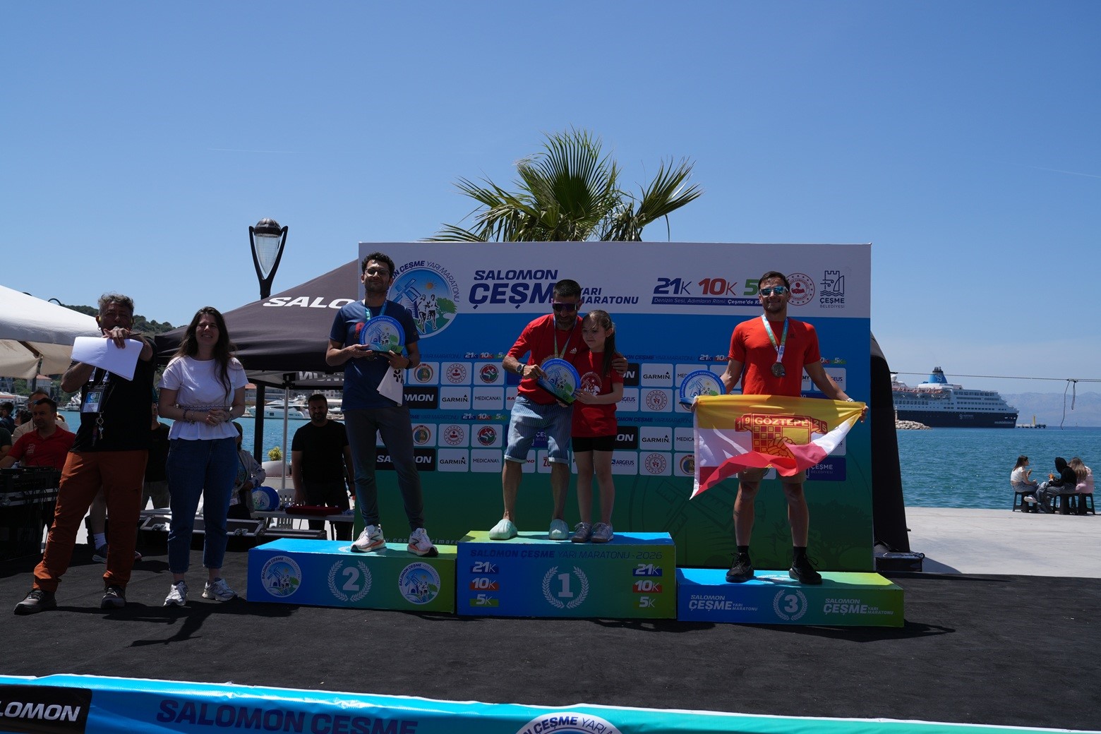 Salomon &Ccedil;eşme Yarı Maratonu&rsquo;nda &ouml;d&uuml;ller sahiplerini buldu
