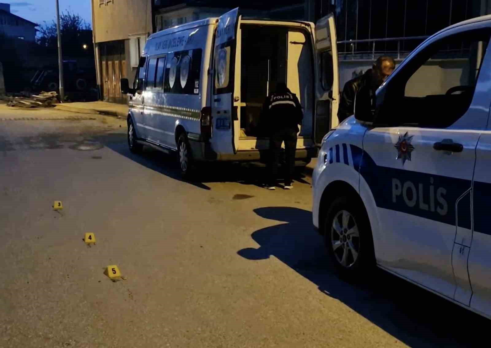 Tartıştığı şahsı bacağından bı&ccedil;akladı
